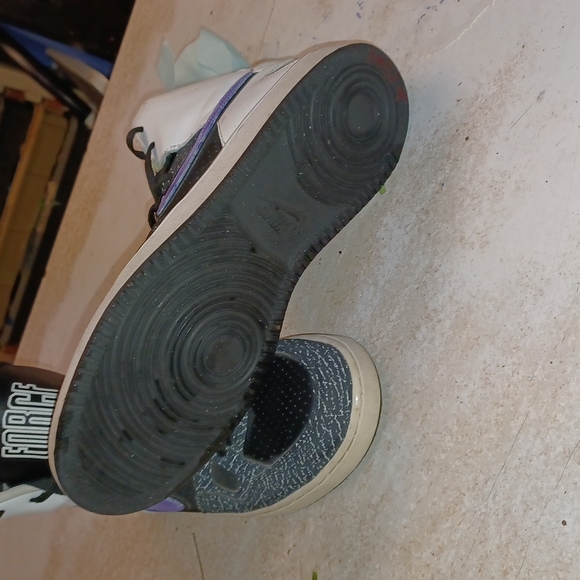 Nike Air Forces. - Picture 6 of 8